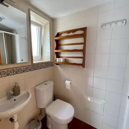 Da Silva Surfcamp 7 Bettzimmer Mit Fruehstueck * Lourinha (Lisbon)
